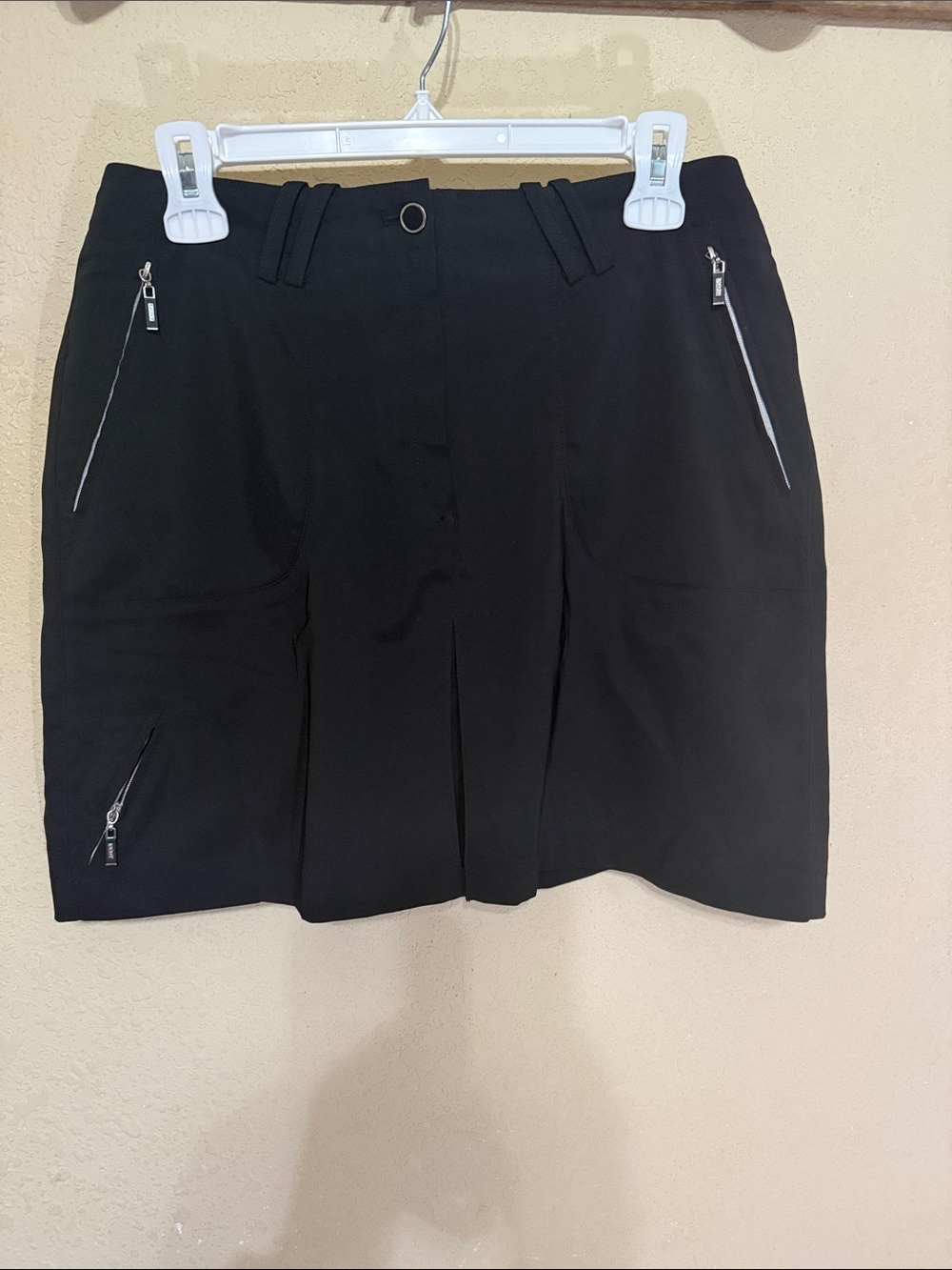 DKNY Golf Black Skort — Size 6